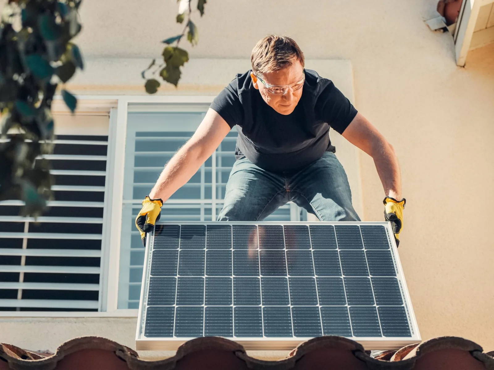 Solar panel cost and installation cost breakdown for a typical rooftop system